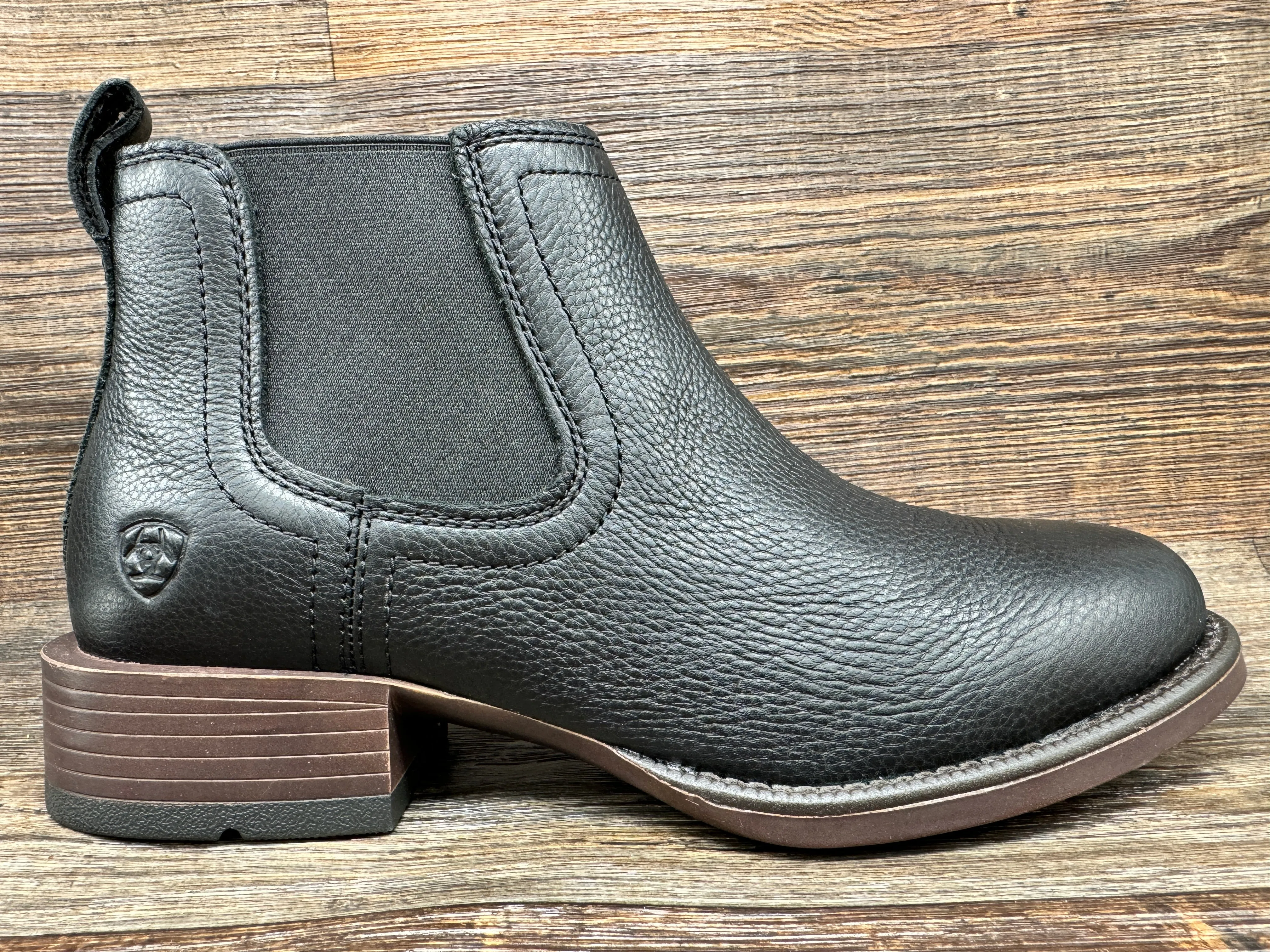 10053637 Men's Booker Ultra Round Toe Western Boot by Ariat